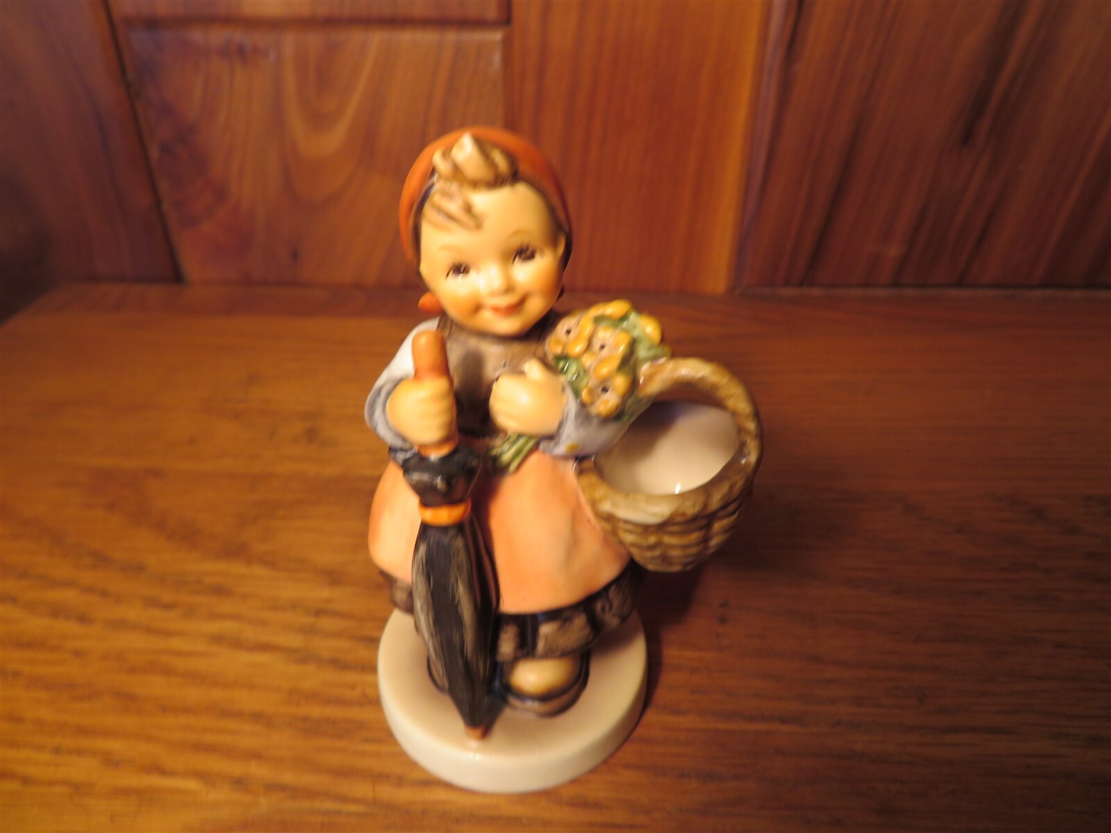 VINTAGE 1965 GERMAN HUMMEL FIGURINE - #350 ON HOLIDAY TMK-6 VINTAGE 1965 GERMAN HUMMEL FIGURINE - #350 ON HOLIDAY TMK-6