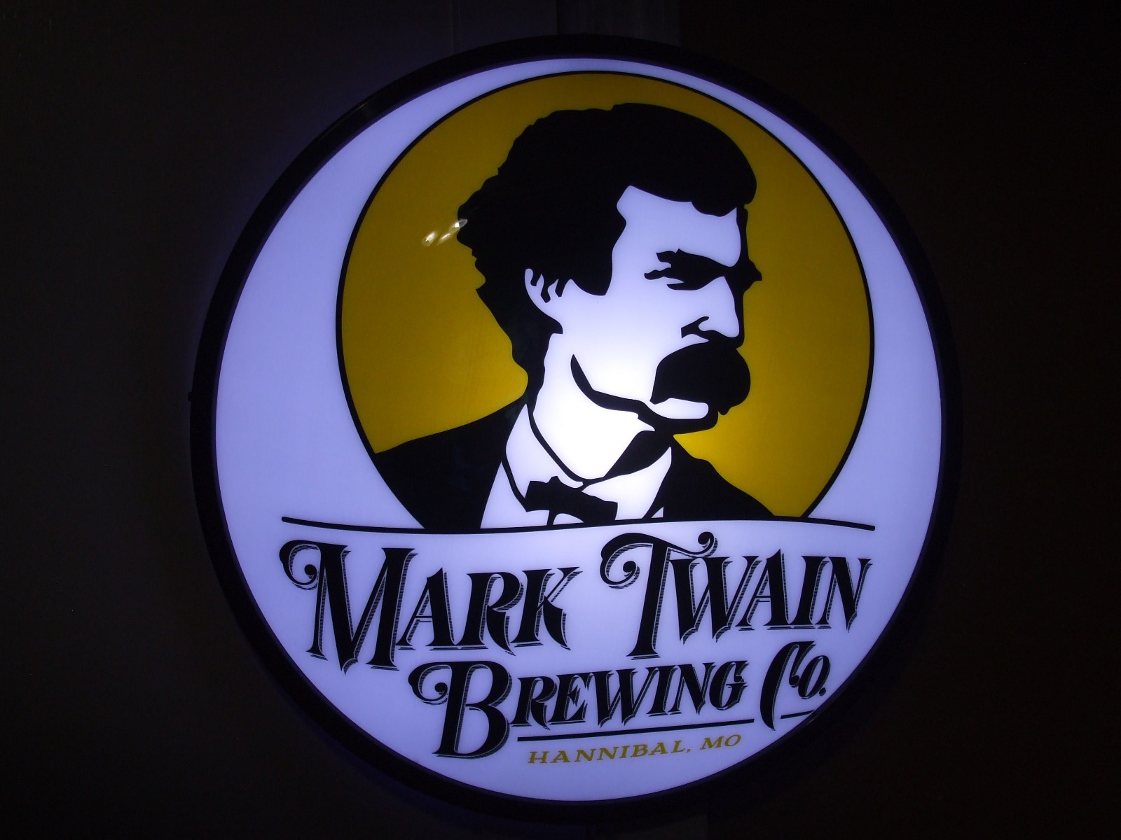 MARK TWAIN BREWING COMPANY HANNIBAL, MO BAR SIGN MAN CAVE GARAGE MISSOURI