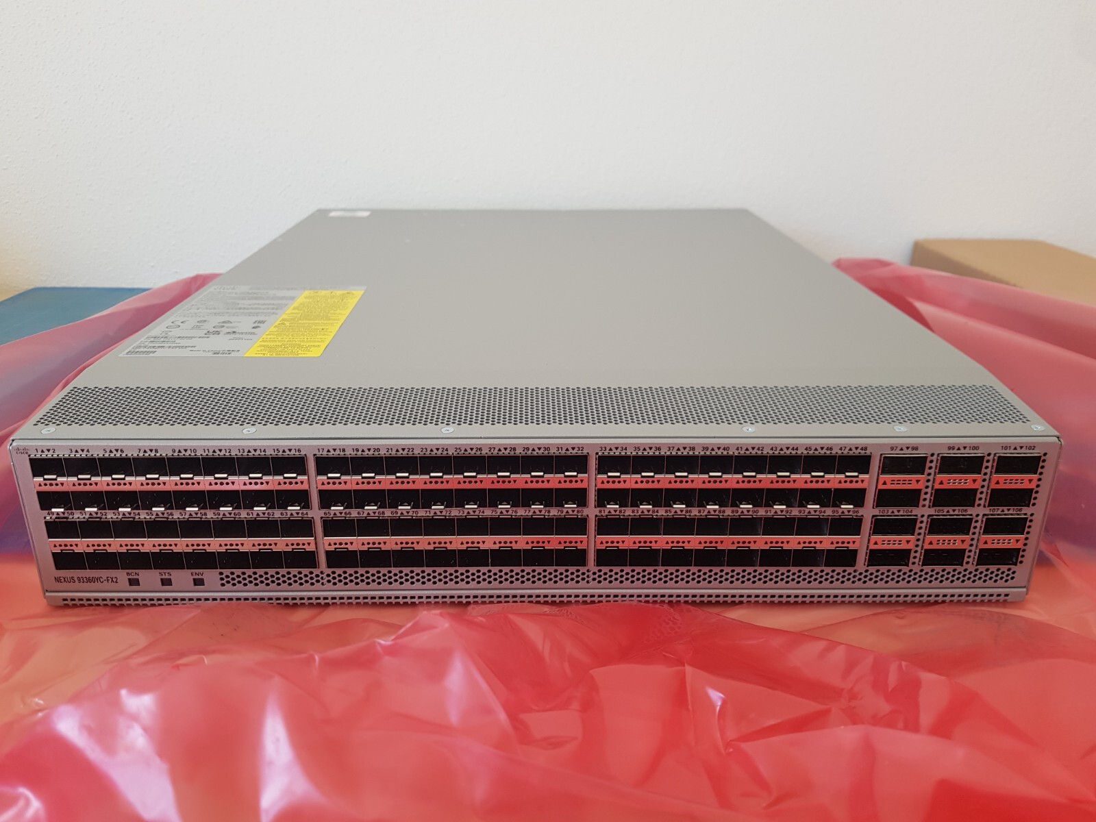Cisco Nexus 93360YC-FX2 L 3 Switch 96x 1/10/25 Gb SFP+ 12x