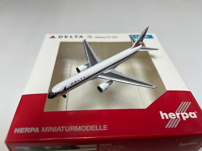 Herp Wings 500 Delta Air Lines DL B757-200 ''1990s Widget color'' 1:500 NG