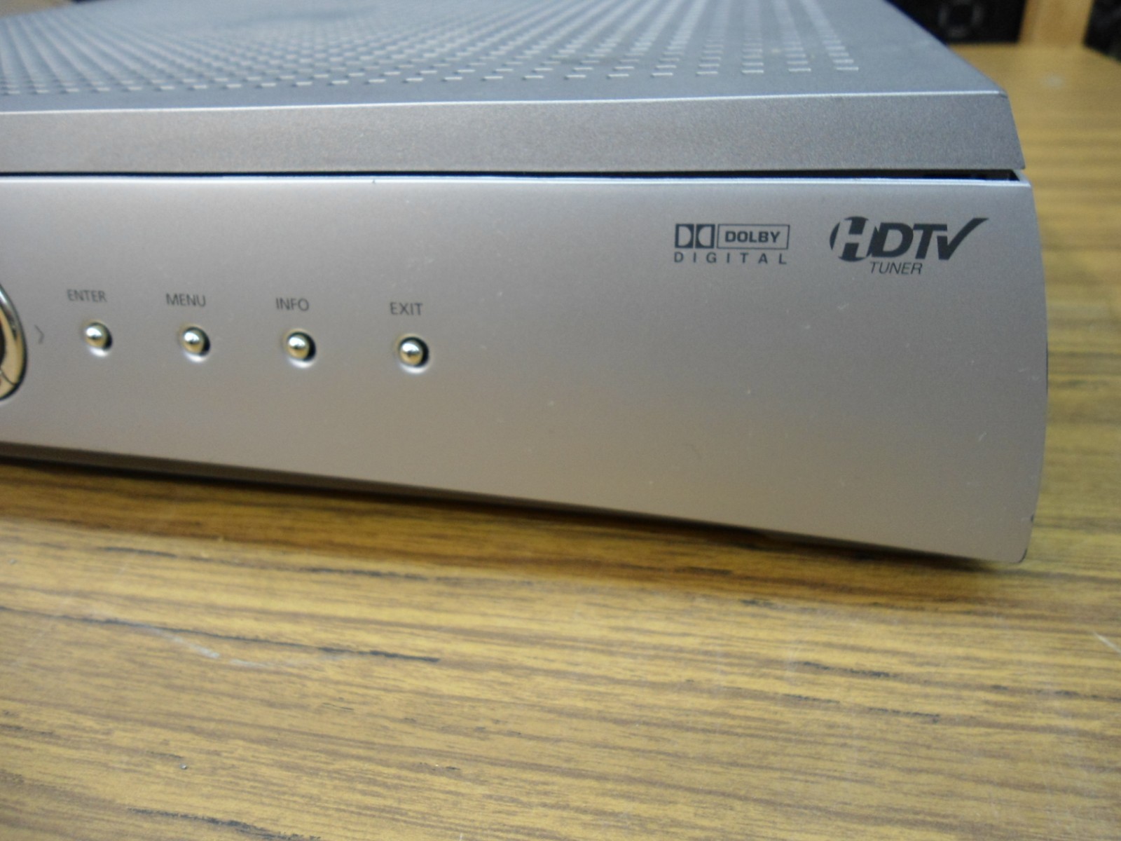 Samsung Digital Receiver converter box model SIR-T151 atsc off air and cable TV