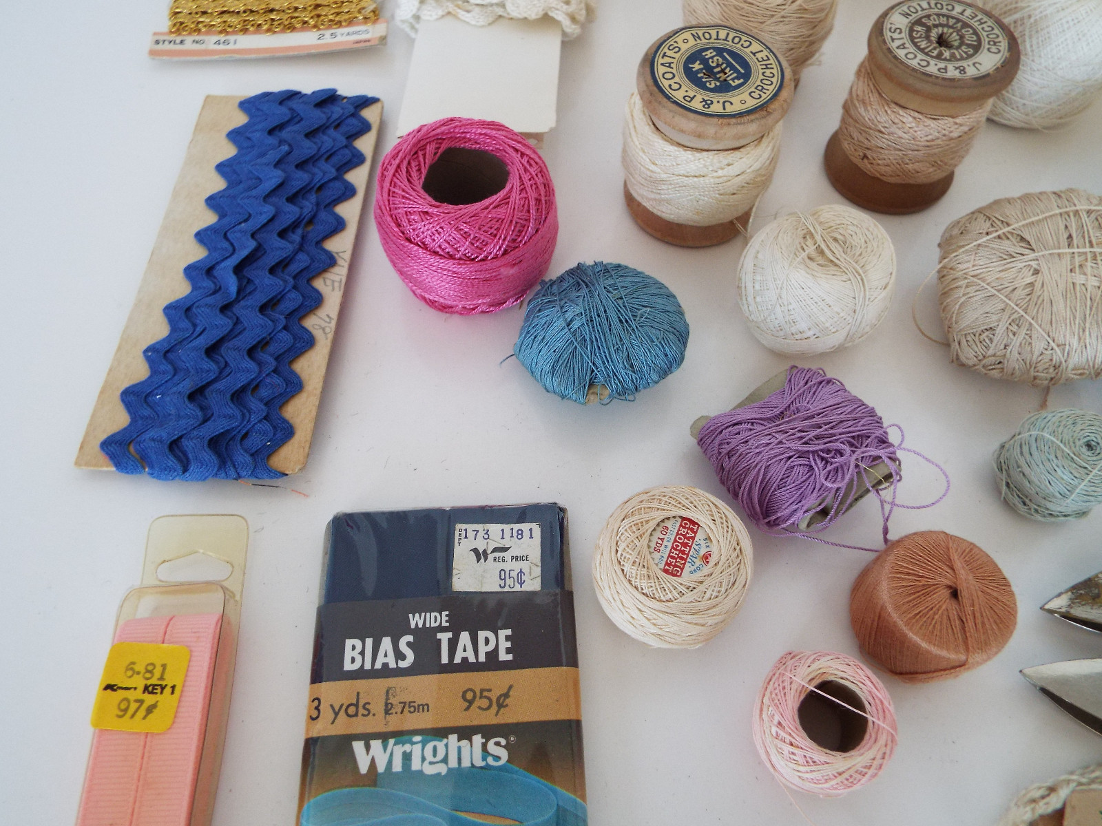 Vintage Sewing Notions 56 Piece Estate Lot Crochet Threads Trims Rick Rack Lace