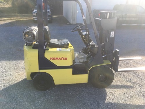 2000 Komatsu Forklift, 3,000 lb lift, Propane