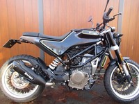 HUSQVARNA SVARTPILEN 401 , ONLY 650 MILES , ONE FORMER KEEPER ON THE BOOK .