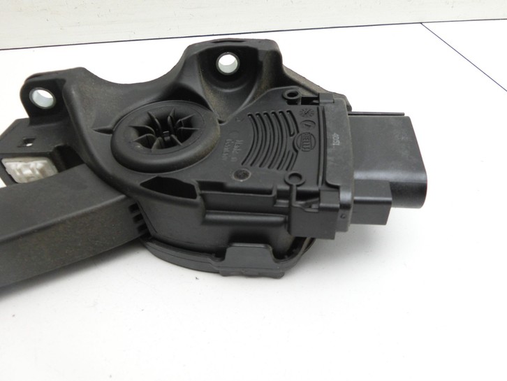 Volvo V60 D4 10-13 2,0d 120KW Gaswertgeber Gaspedal Volvo V60 D4 10-13 24.03.2011 31329062 6PV010834-16 gebraucht Vorschau 2