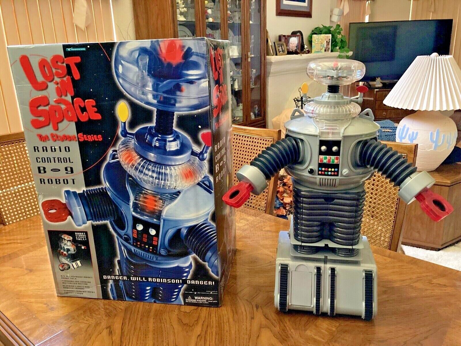 LOST IN SPACE TV SHOW CLASSIC B-9 ROBOT RC 24 LOST IN SPACE TV SHOW CLASSIC B-9 ROBOT RC 24