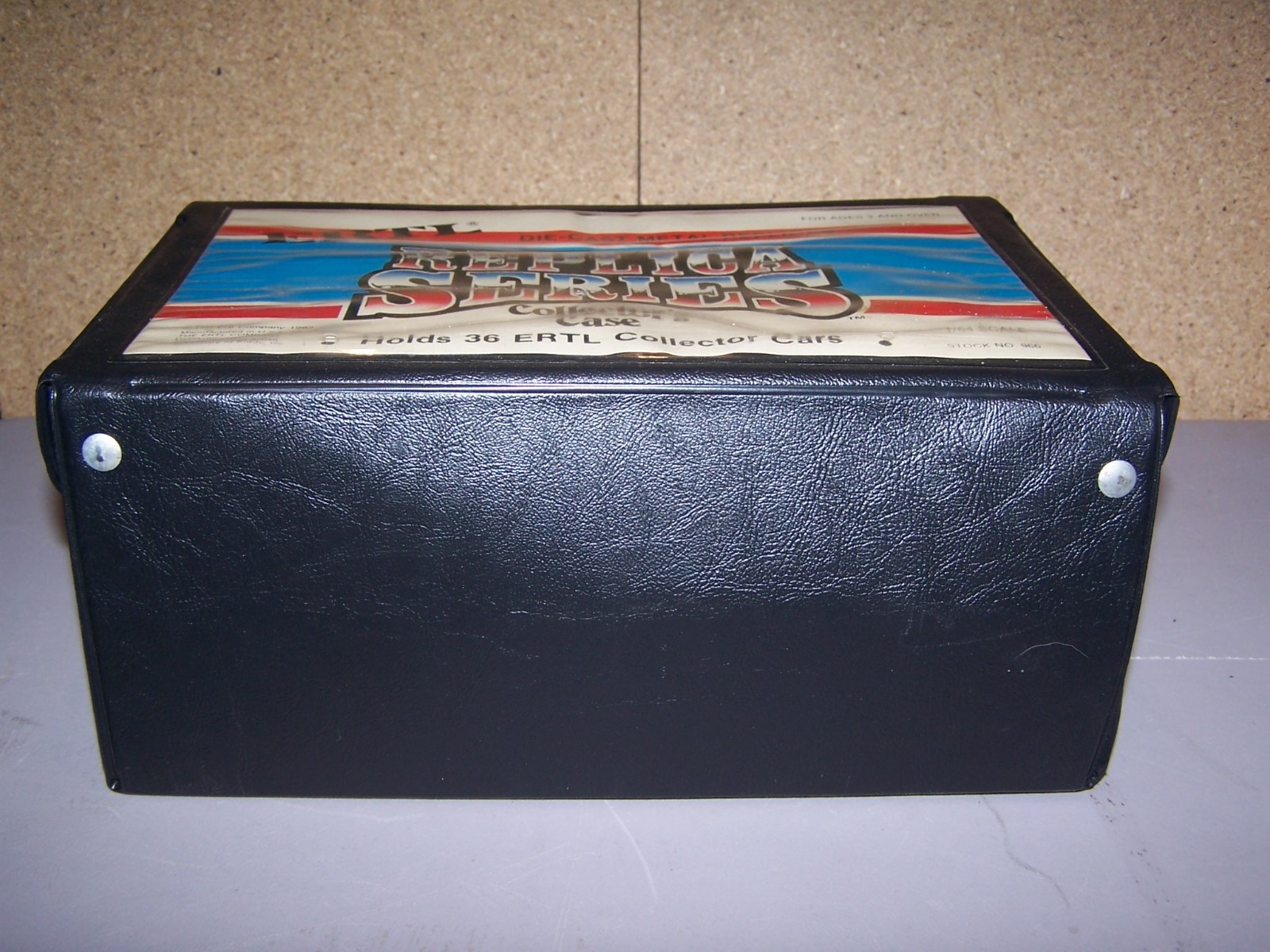 1982 ERTL COLLECTORS CASE FOR 1/64 SCALE CARS