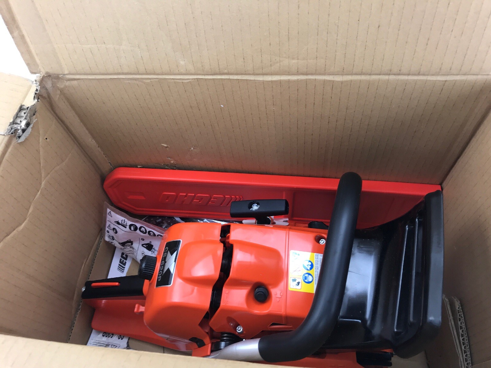 ECHO CS-620P  59.8cc Professional Grade Chainsaw w/Chain. Bar not included.