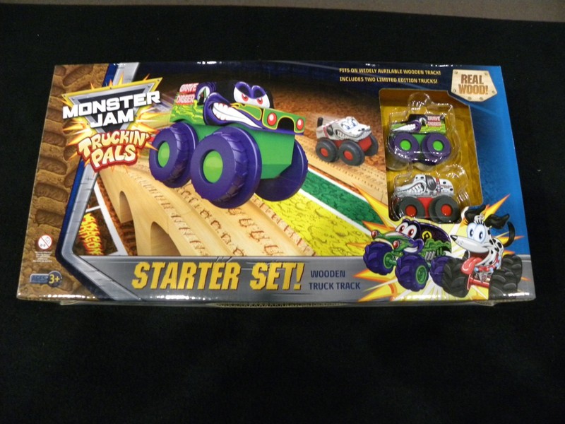 monster jam truckin pals starter set