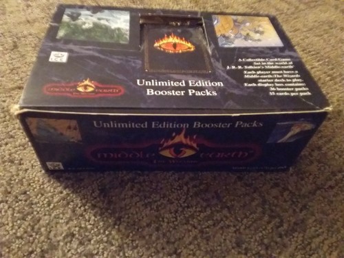 Middle Earth - The Wizards - 33 Sealed Packs of 15 cards per pack (1995)
