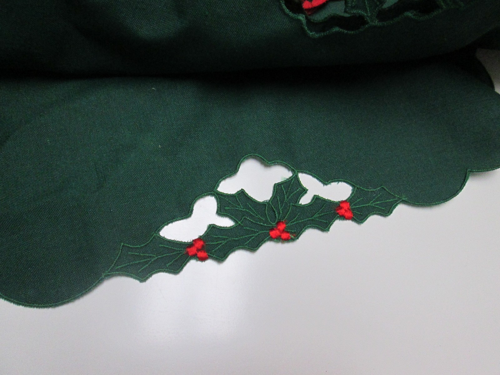 Vintage Christmas 1982  Placemats Place Mat Lot of 4 w/ Red Napkins Poinsettia