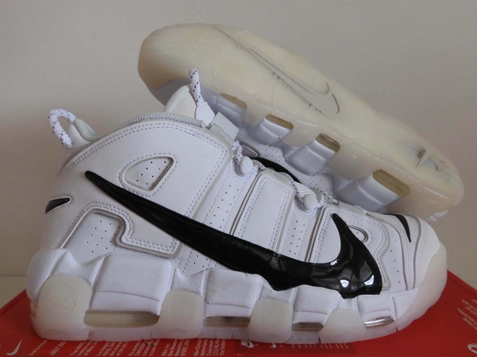 NIKE AIR MORE UPTEMPO '96 