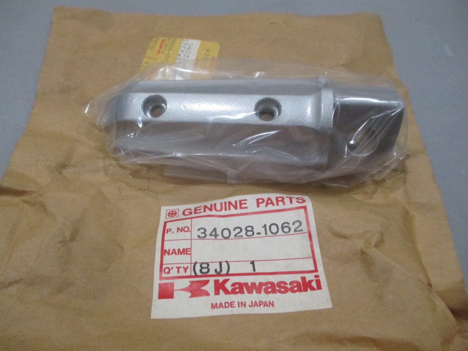 NOS Kawasaki OEM RH Rear Step 83-84 ZX1100 84-85 ZX550 83-85