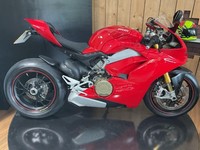 Ducati PANIGALE V4S 2018 just 6500 Miles! Stunning! Marchesini Wheels! Ohlins! 