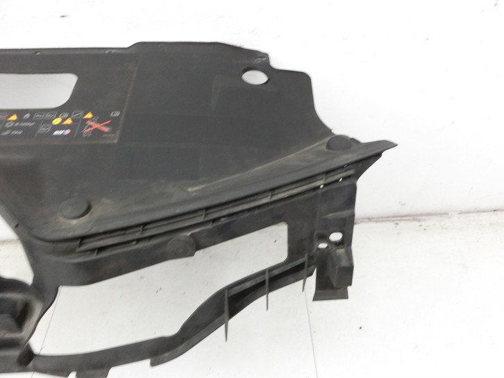 Renault Scenic IV J9 16-20 Wasserabweiser Wasserleitblech Renault Scenic IV J9 16-20 27.01.2017 620368408R gebraucht Vorschau 4
