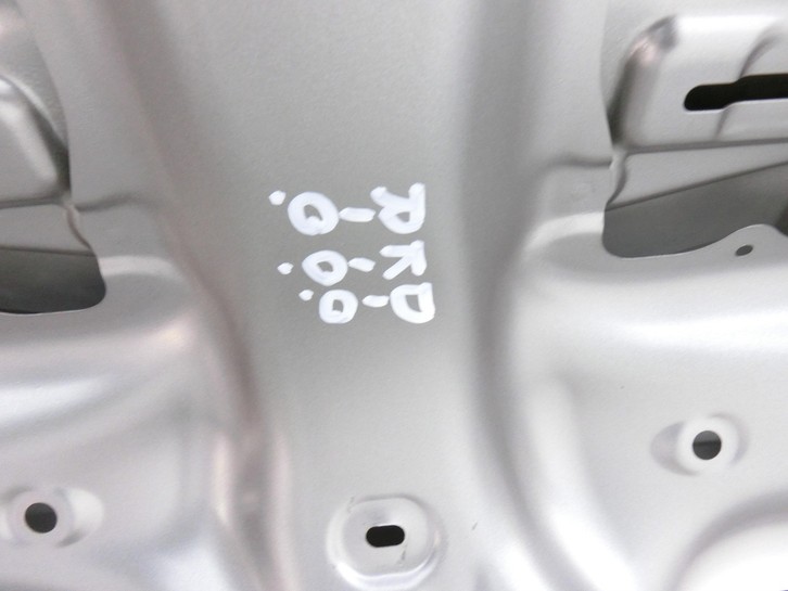 Avensis T27 15-18 Lim Heckklappe Kofferraumdeckel 4V8 Avensis T27 15-18 20.01.2016 6440105150 gebraucht Vorschau 6
