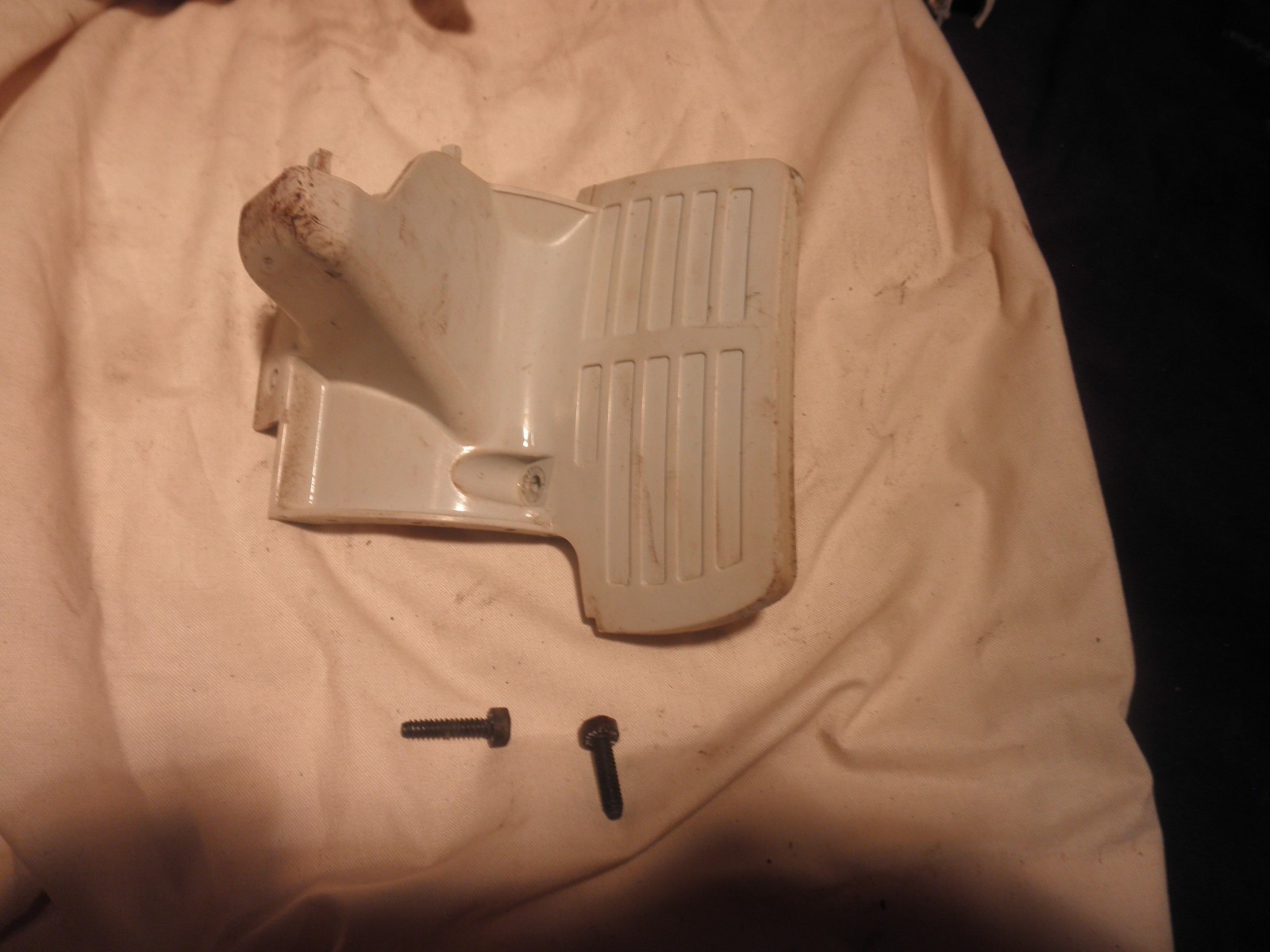 STIHL FS 90 WEED TRIMMER/BACK/BOTTOM COVER/ GUARDw/MOUNT BOLTS