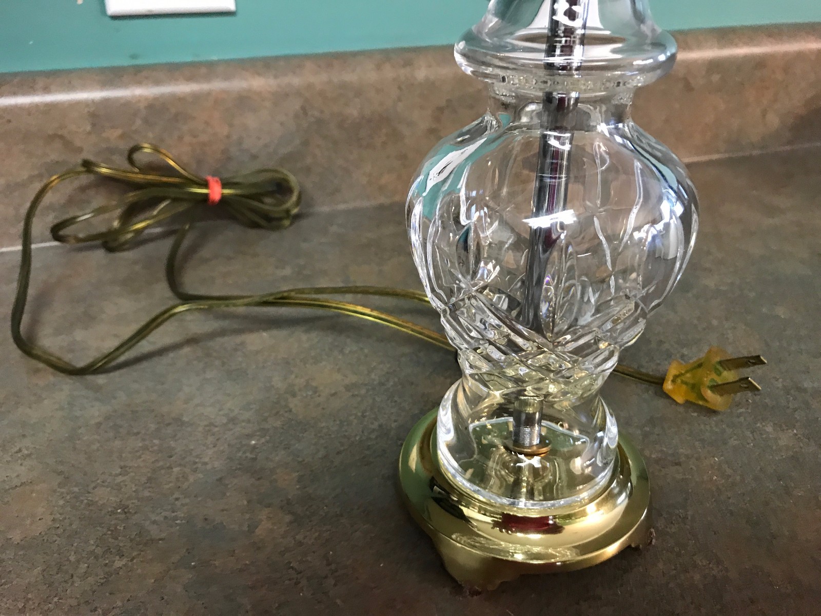 VINTAGE WATERFORD CRYSTAL & BRASS TABLE LAMP #6354