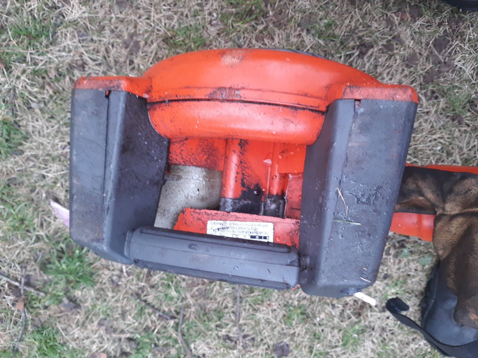 Husqvarna 125B Handheld Leaf Blower