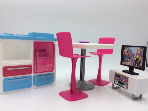 Barbie Bar Height Table Chairs TV on Credenza Kitchenette Party Set Dollhouse