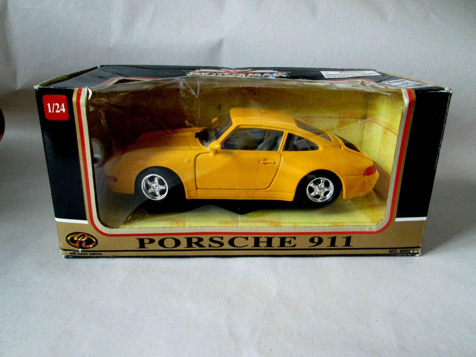 モーターマックス　　ポルシェ911 Motormax 1:24 Yellow Porsche 911 Sports Car #68021 Collector