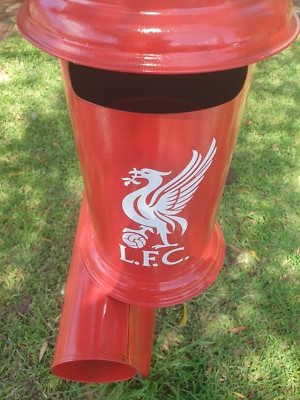 Autocollant Voiture Liverpool FC - Vinyle Brillant Rouge/Blanc, Emblème Officiel, Taille Unique 7cm