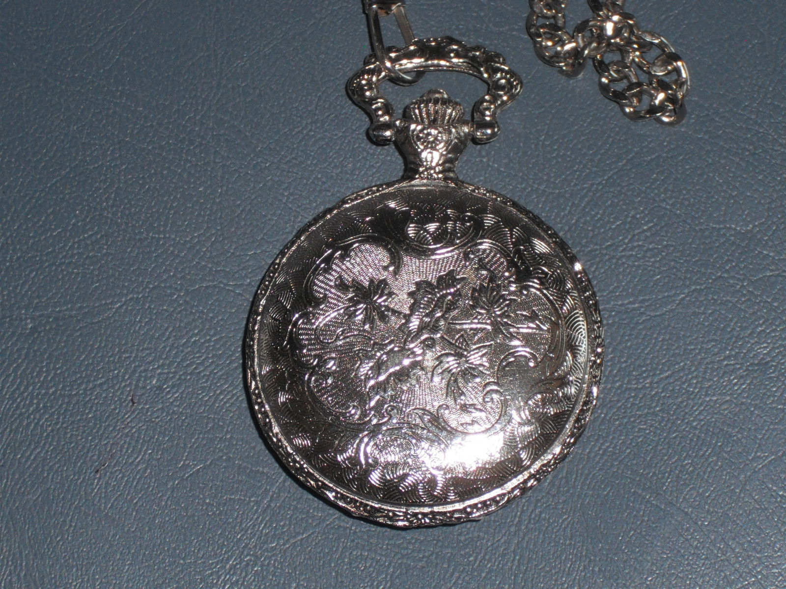 VINTAGE MILAN QUARTZ SILVER-TONE POCKET WATCH WITH CHAIN DEER/ELK/BUCK/STAG