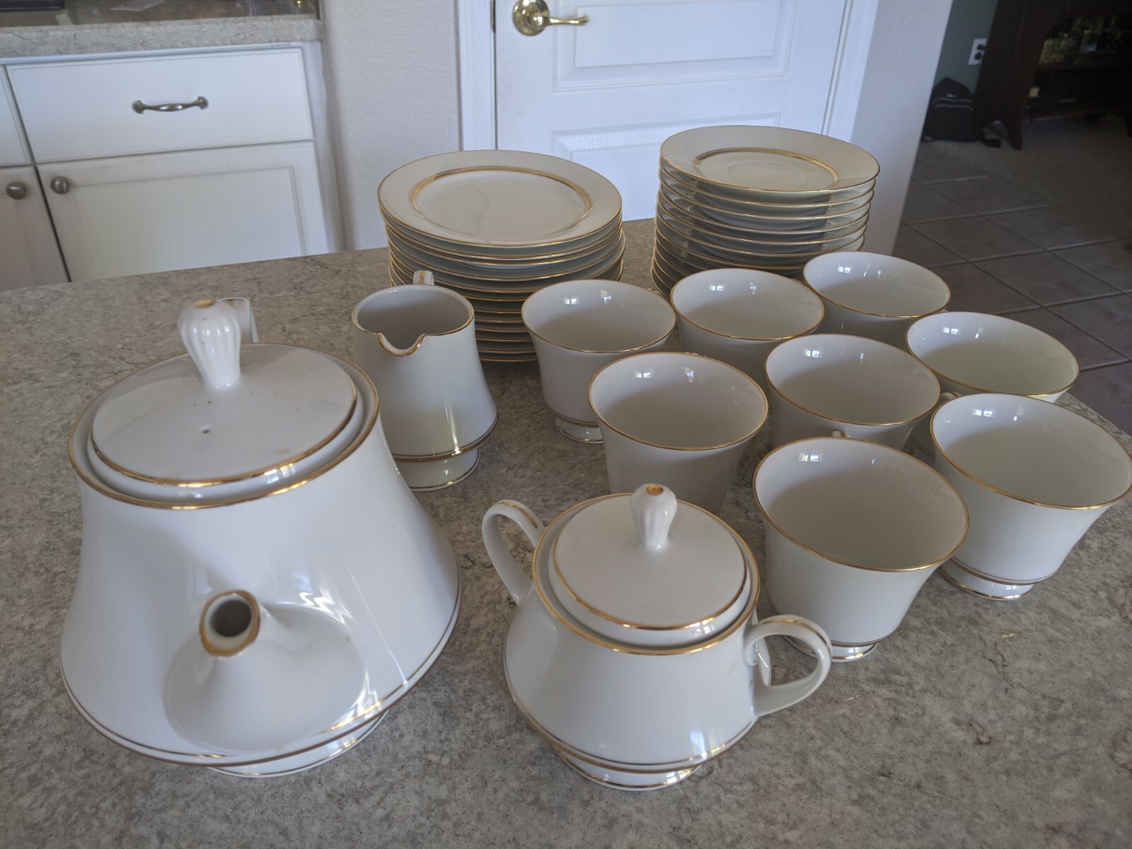 REDUCED FURTHER: NORITAKE BONE CHINA TEA SET GLORIA L553