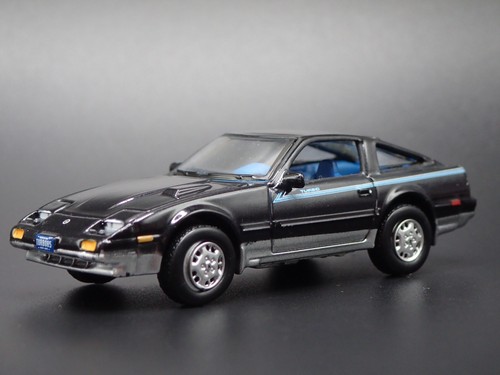 ミニカー snake 1983-1989 NISSAN 300ZX BLACK 1:64 SCALE COLLECTIBLE DIORAMA