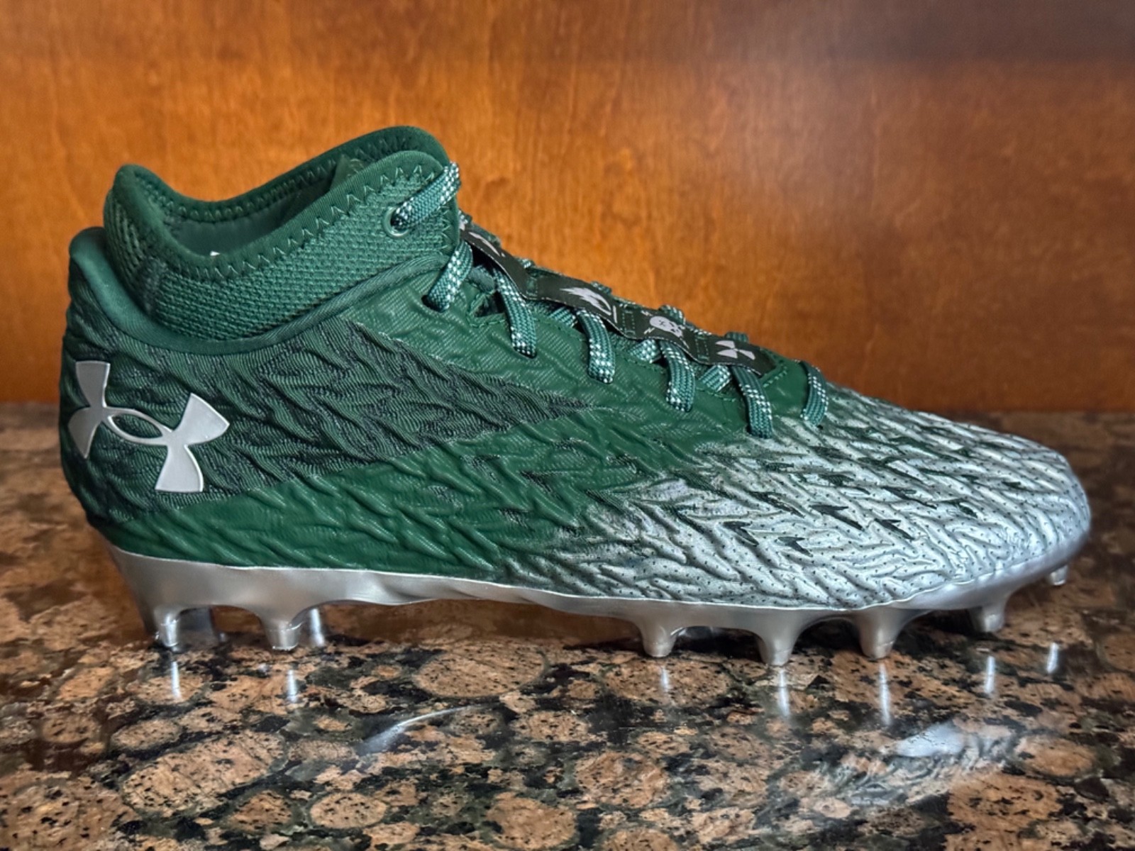 UA Spotlight Green アンダーアーマー アメフト　スポットライト New Mens 8.5 UNDER ARMOUR UA SPOTLIGHT CLONE 4.0 MC FOOTBALL