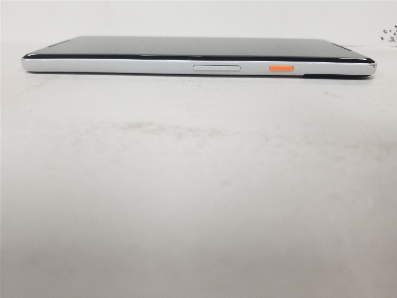 GOOGLE PIXEL 2 XL 64GB WHITE G011C (UNLOCKED) DAMAGED CD8355