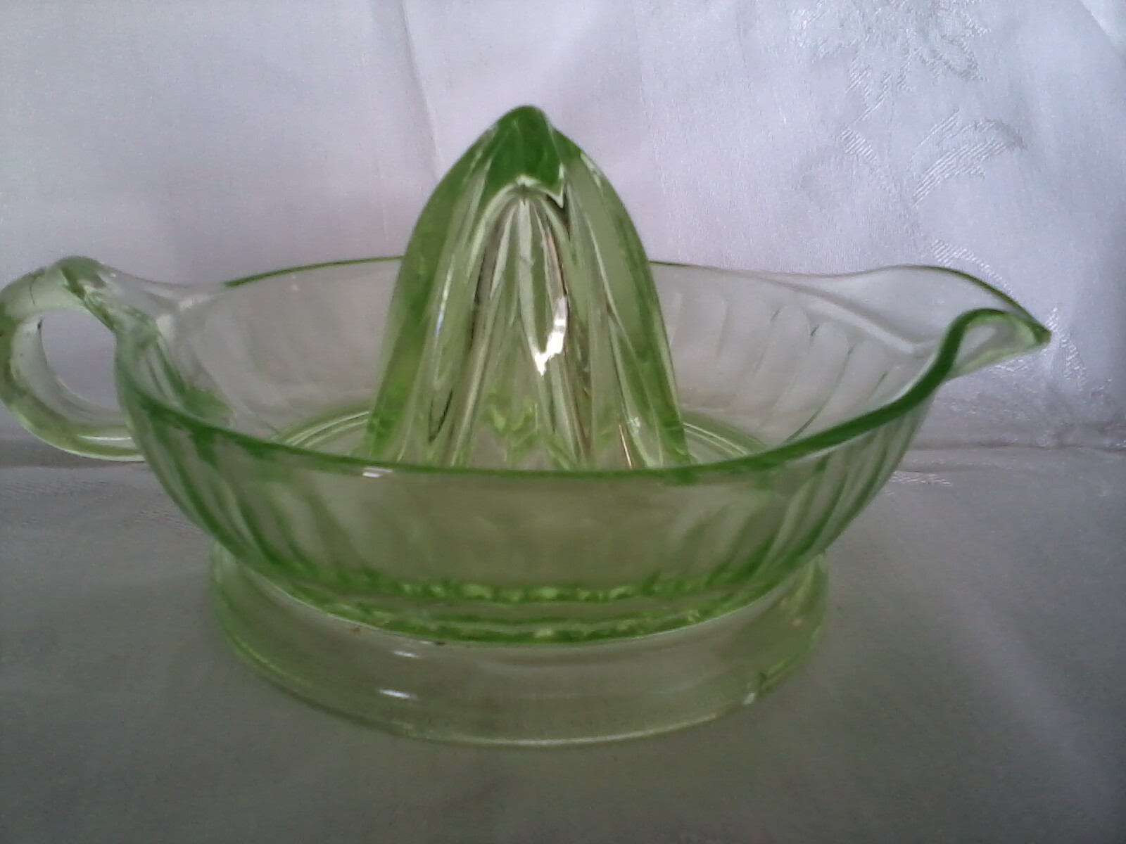 Vintage Large Green Depression Glass Citrus Reamer/Juicer Vaseline