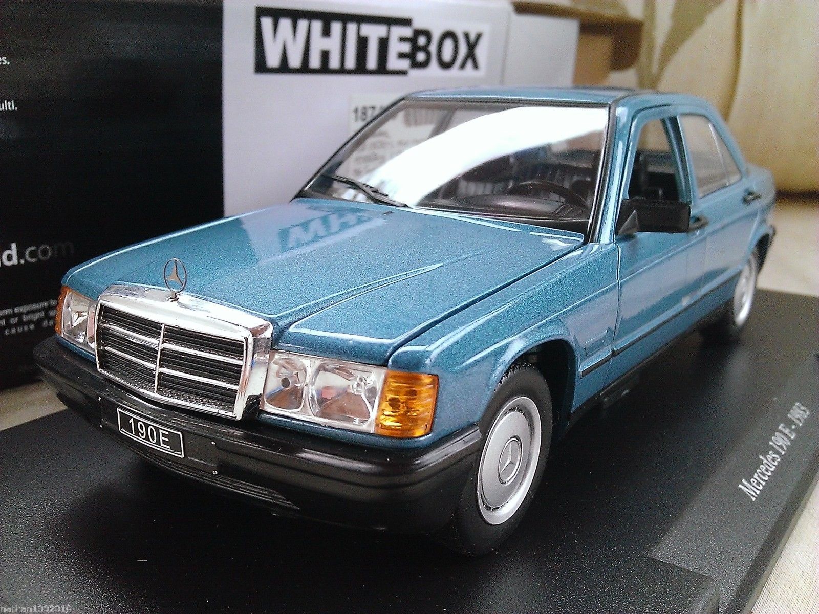 Mercedes-Benz WhiteBox современное производство литые машинки, грузовики и фургоны