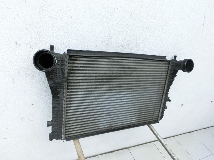 Audi TT 8J 06-10 TFSI 2,0 147KW Ladeluftkühler Kühler  - Bild 2