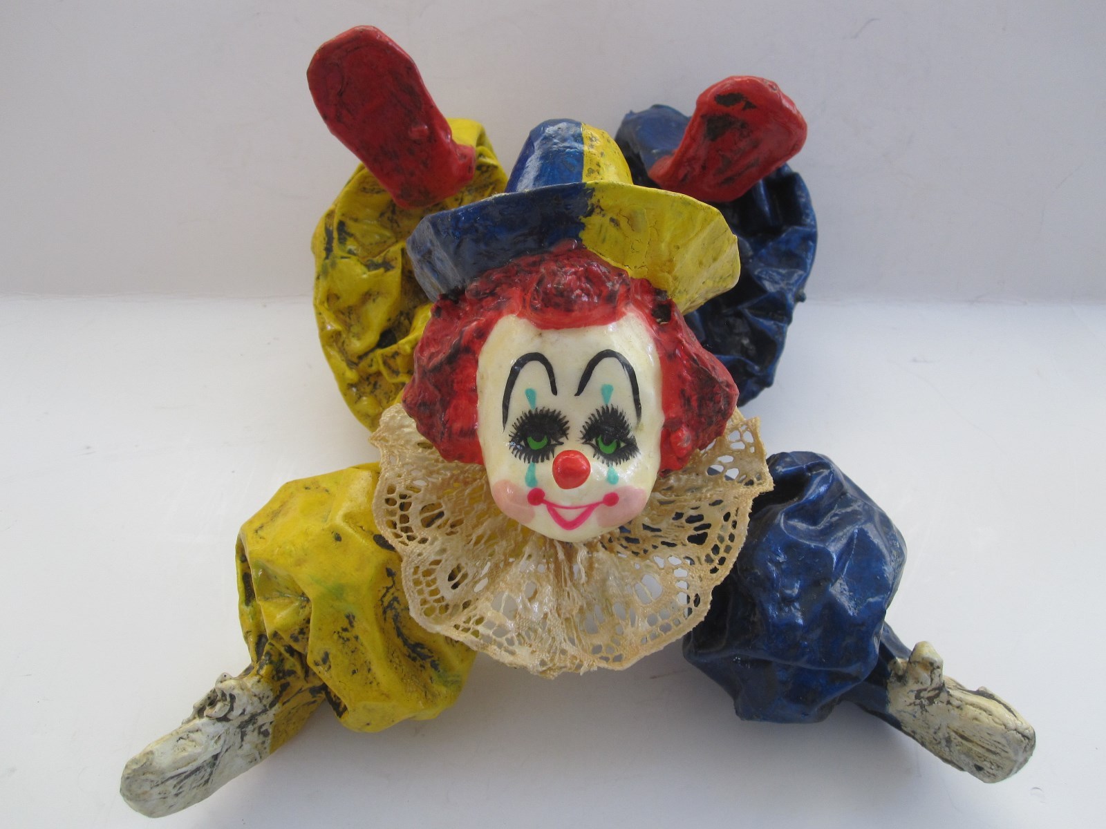 VINTAGE PAIR OF PAPER MACHE CLOWNS,MEDIUM SIZE