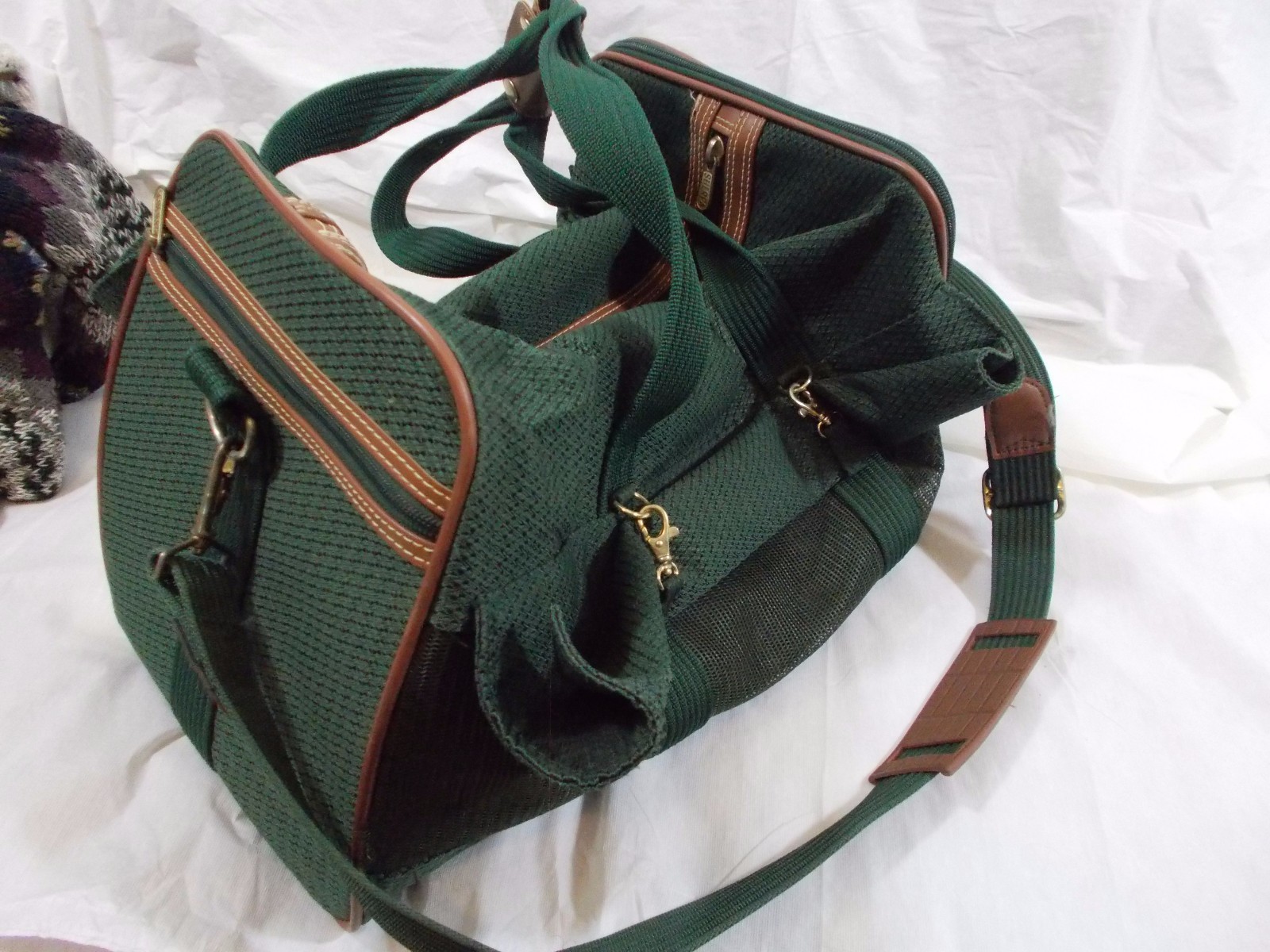 Sherpa Deluxe Pet Carrier shoulder strap 1 pocket 3 roll up sides pet show cat