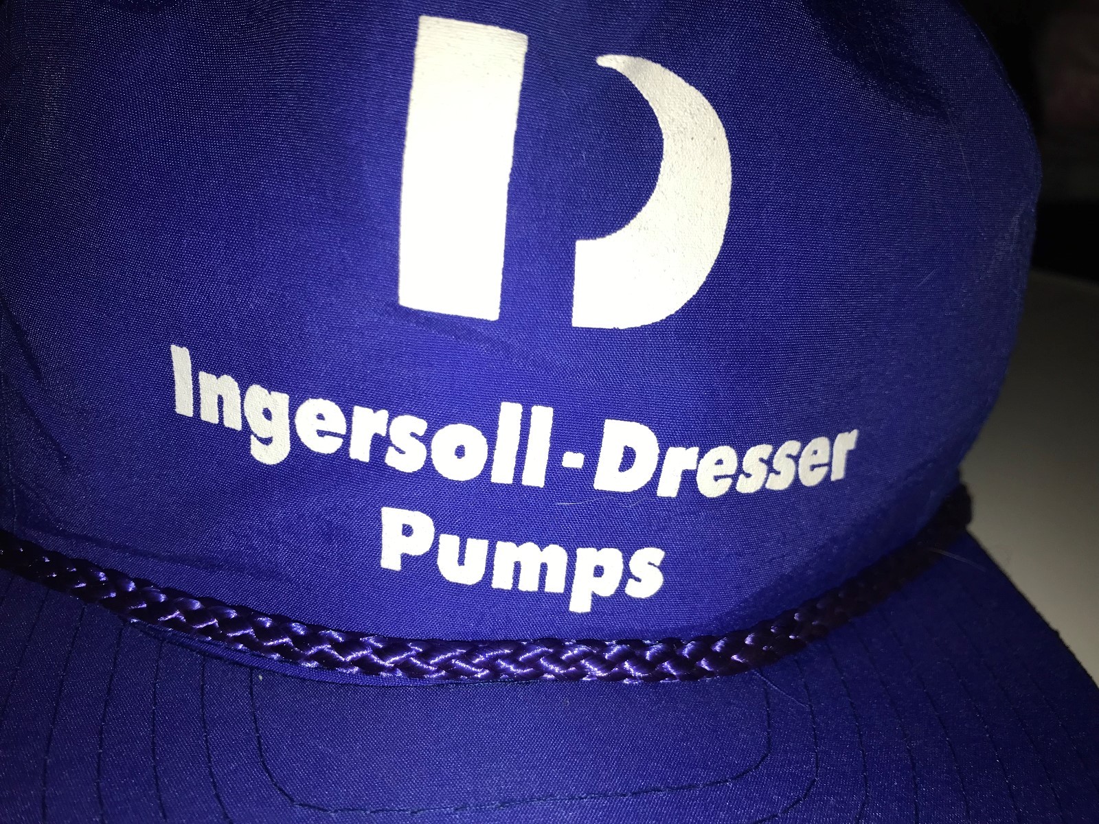 VINTAGE INGERSOLL - DRESSER PUMPS RARE BLUE TRUCK HAT CAP ZIPPER LOCK STRAP