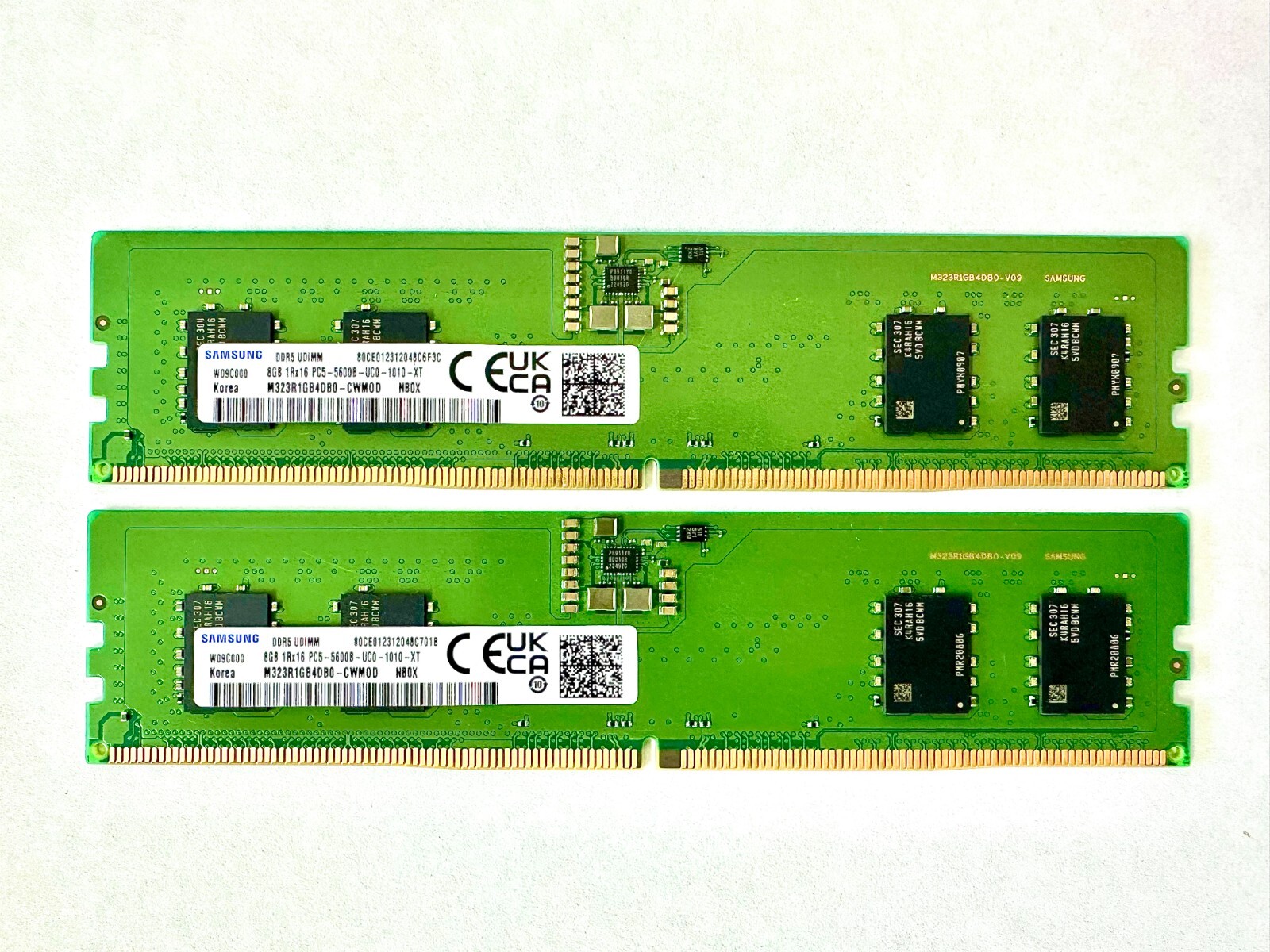 Samsung 16GB 5600MHz DDR5 (2x8GB) UDIMM Desktop Memory RAM (M323R1GB4DB0-CWMOD) Samsung 16GB 5600MHz DDR5 (2x8GB) UDIMM Desktop Memory RAM (M323R1GB4DB0-CWMOD)