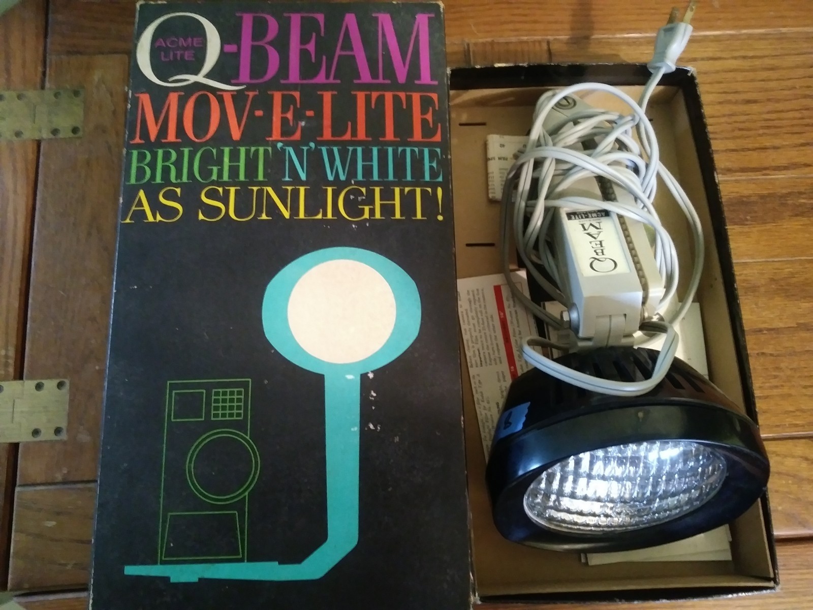 Q-Beam Mov-E-Lite/With Box & Instructions-Works Good!!