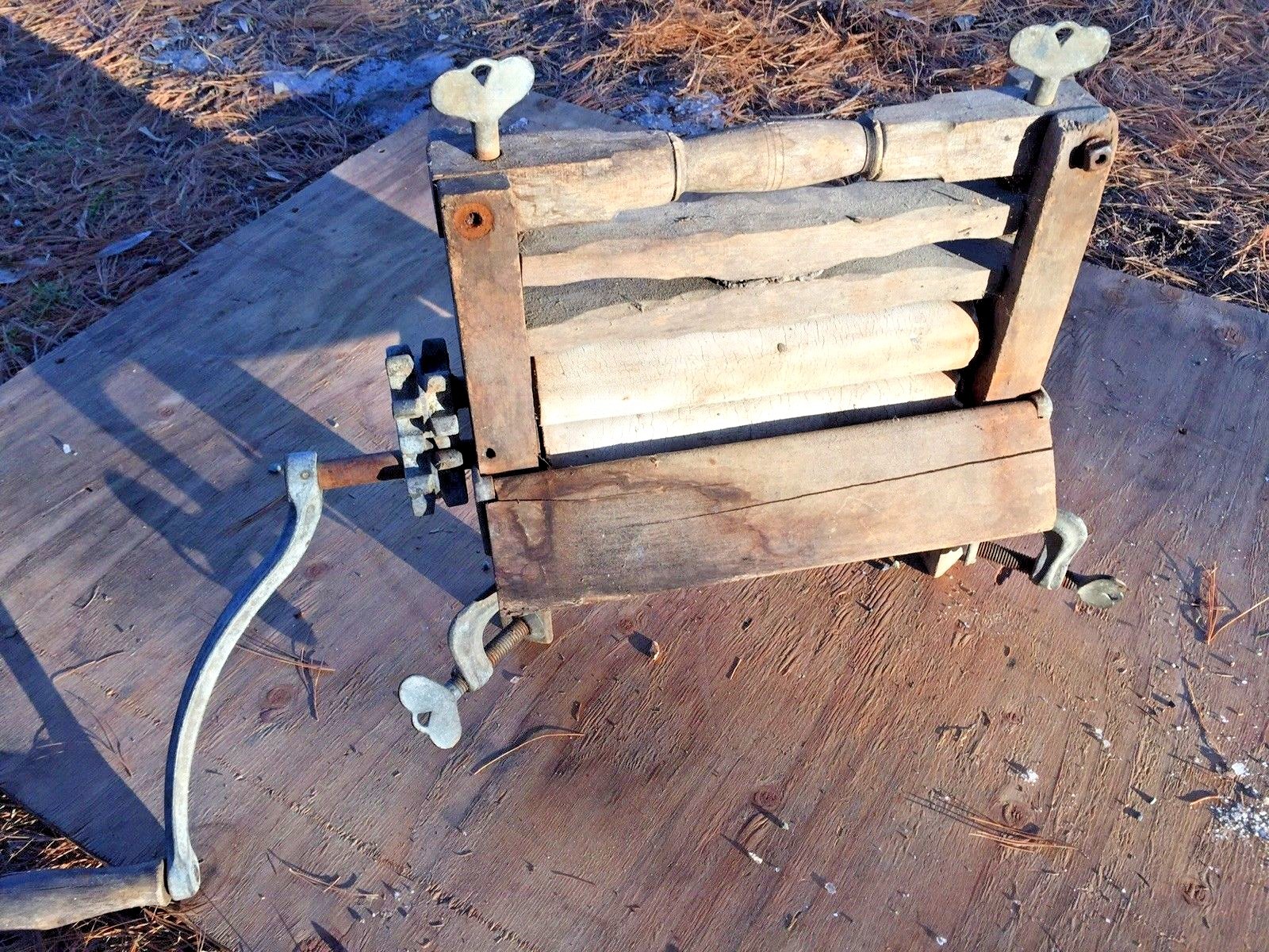 Antique Hand Crank Washing Wringer Primitive Camping Homesteading