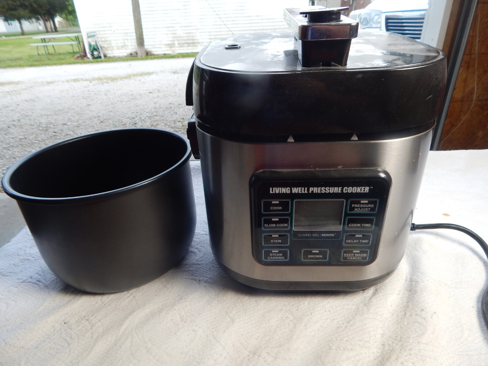 キッチン家電 D&S Electric Pressure Cooker EGO-560 MegaChef 8 Qt. Stainless Steel Electric Pressure Cooker with