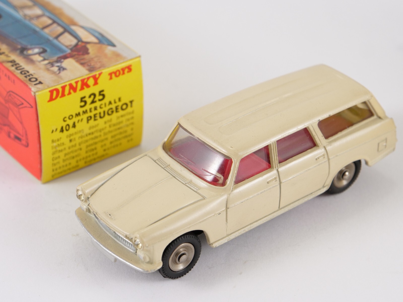 Dinky Peugeot 504 ミニカー for Dinky Toys for Peugeot 504 1：43 Truck Pre-built Model