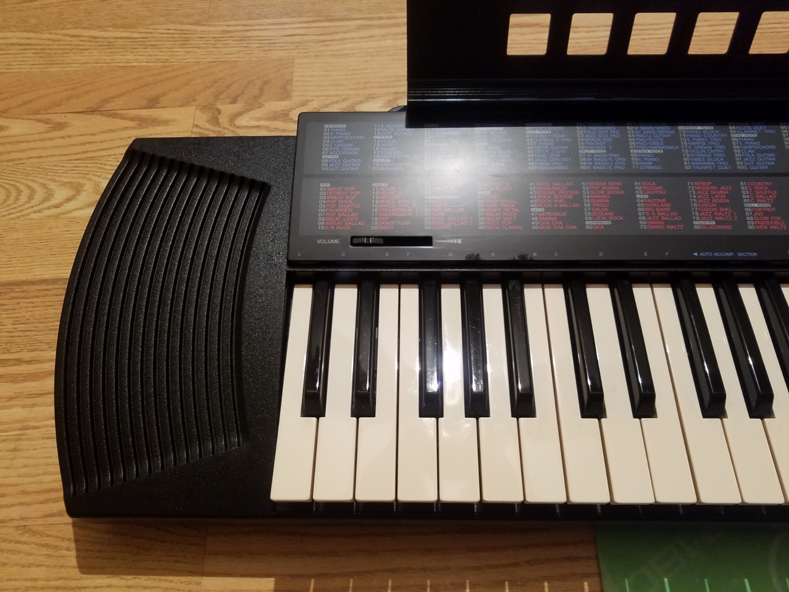 TESTED GOOD YAMAHA PSR-75 Keyboard W/Music Book Rack Instruction Book & Adapter