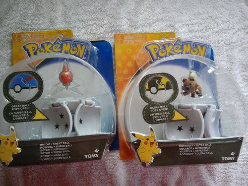 Pokemon TOMY Throw 'N' Pop Poke Ball ROCKRUFF & Ultra Ball Figure Set
