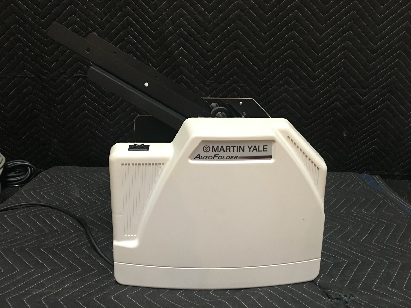 MARTIN YALE AUTO TABLE TOP FOLDER MODEL 1501X0