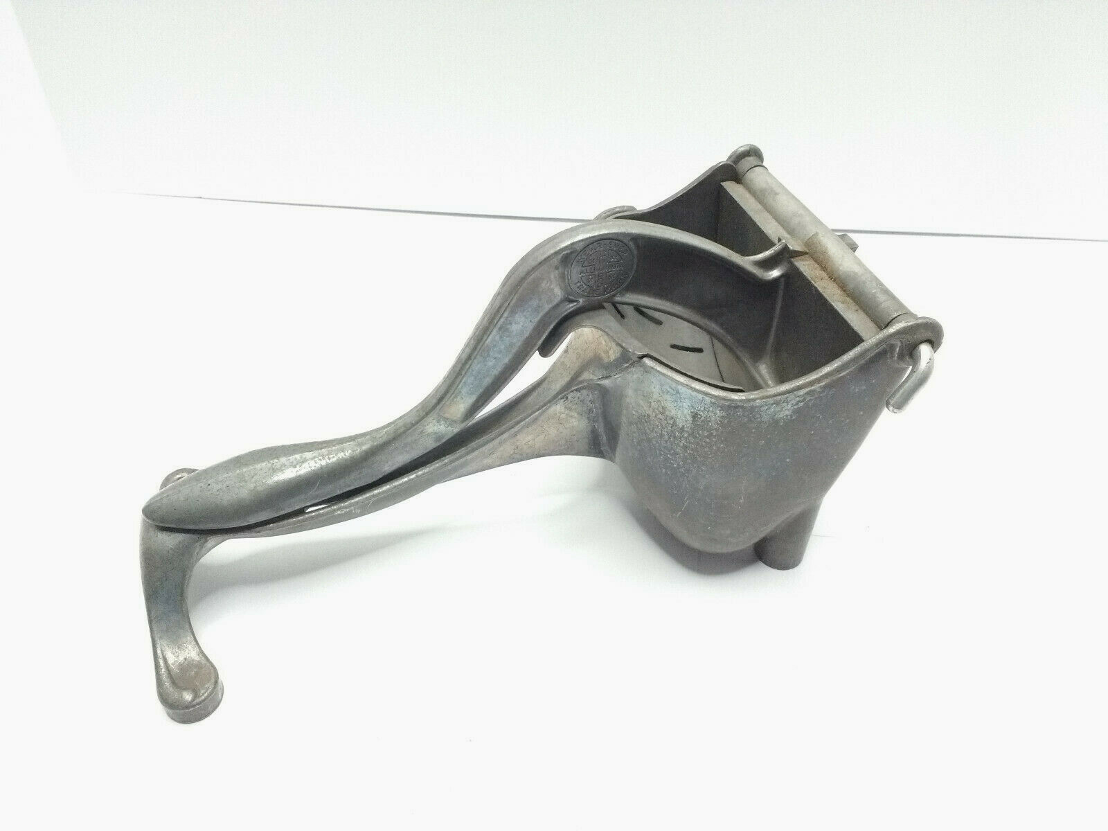 Vtg WEAREVER Hand Held Aluminum Orange Lemon Fruit Juicer COMPLETE Made In USAのeBay公認海外通販｜セカイモン