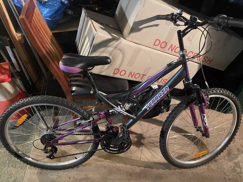 Women push bike | Women's Bicycles 