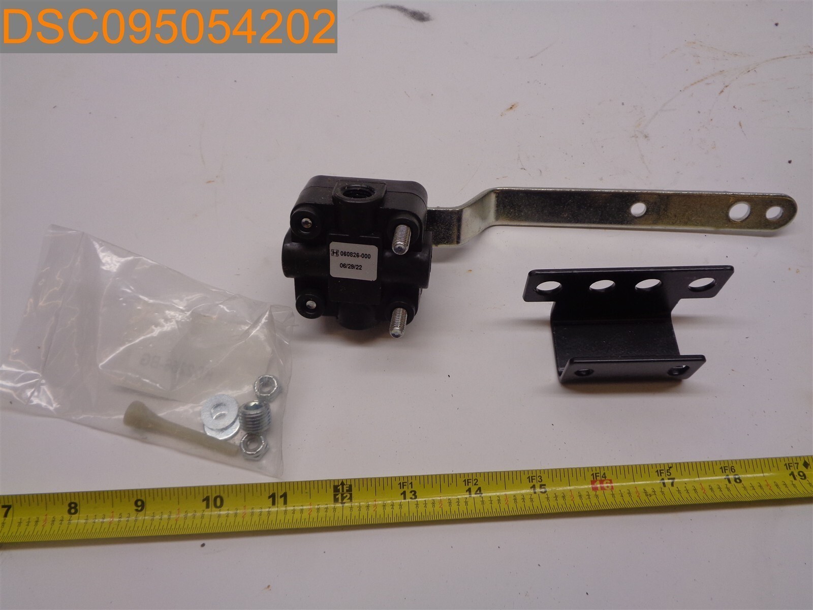 HENDRICKSON Suspension Ride Height Control Valve 060826-000