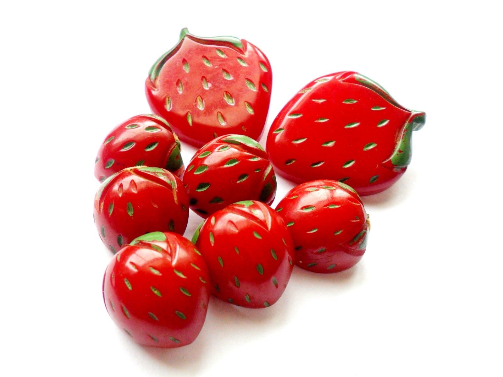 Vintage Carved Bakelite Strawberry Buttons  Realistic Figural  Fruit Button Set