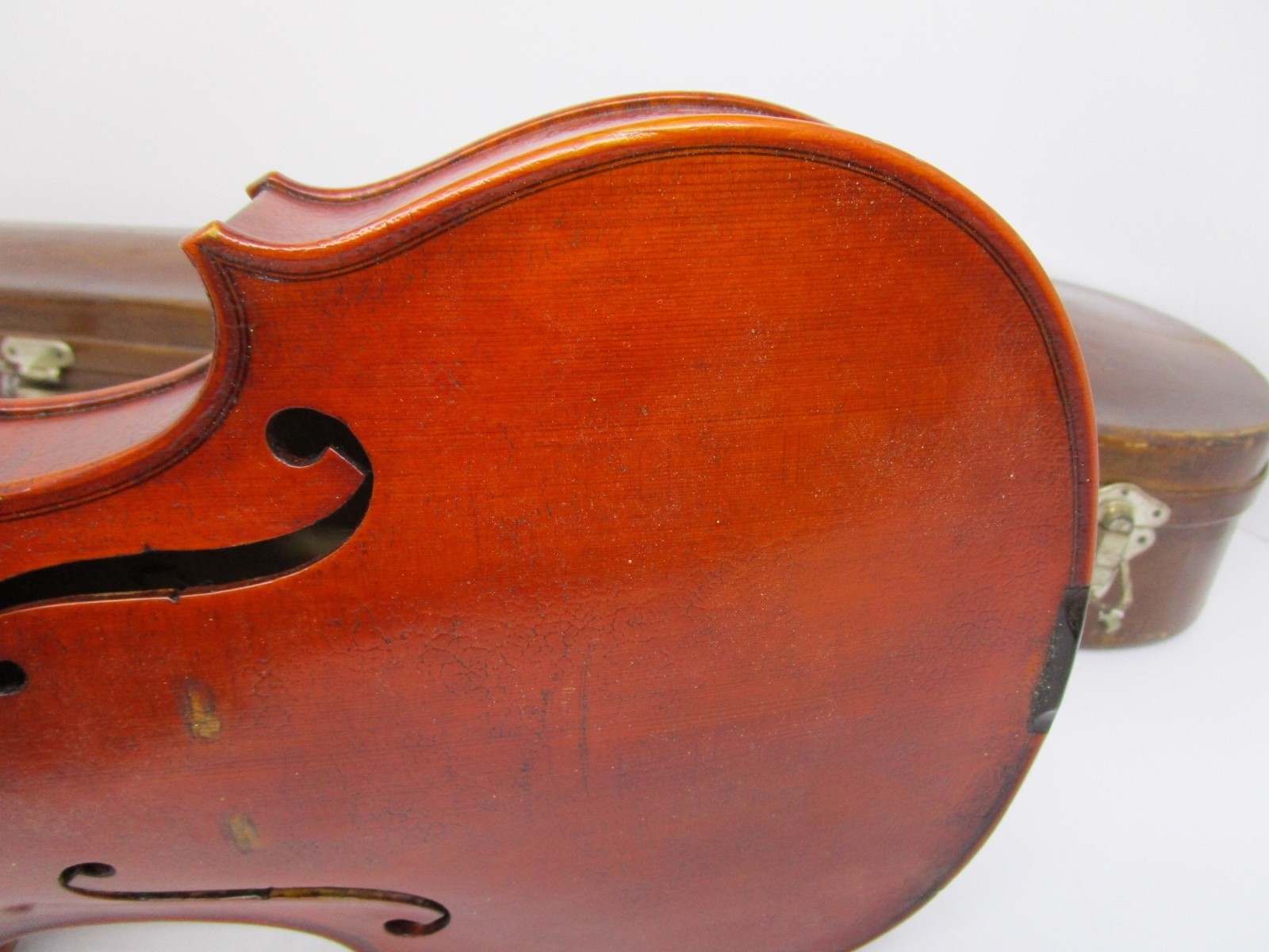 Joseph Vautrin Violin fecit Chaumont 1917 Violin Antique needs some work.